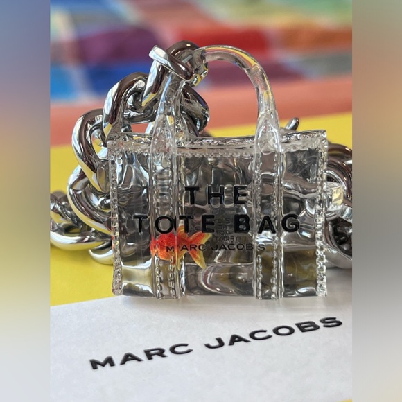 🐠 MARC JACOBS THE TOTE BAG GOLDFISH NECKLACE 🐠 NWOT 🐠 - Picture 3 of 16